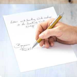 STAEDTLER Druckkugelschreiber triplus M gold Vollmetall-Schaft ergonomische Dreikantform